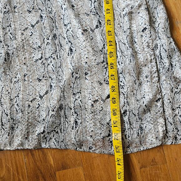 Q2 Snake Print Maxi Dress – Flutter Sleeve, Tie Waist, Women’s M - Picture 7 of 8